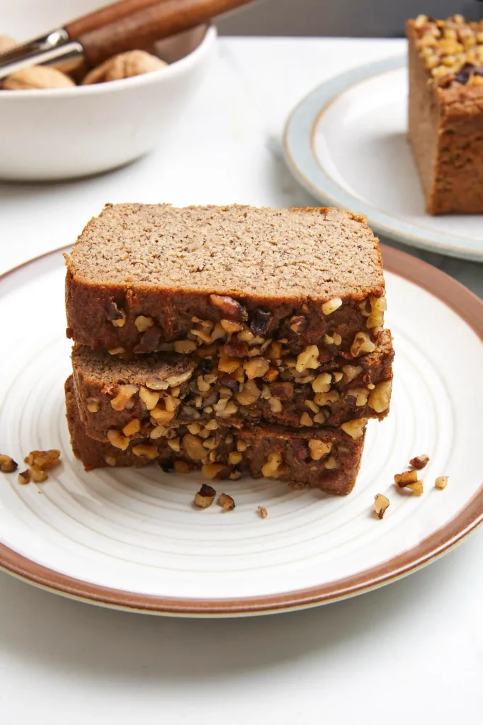 Part de gâteau aux noix