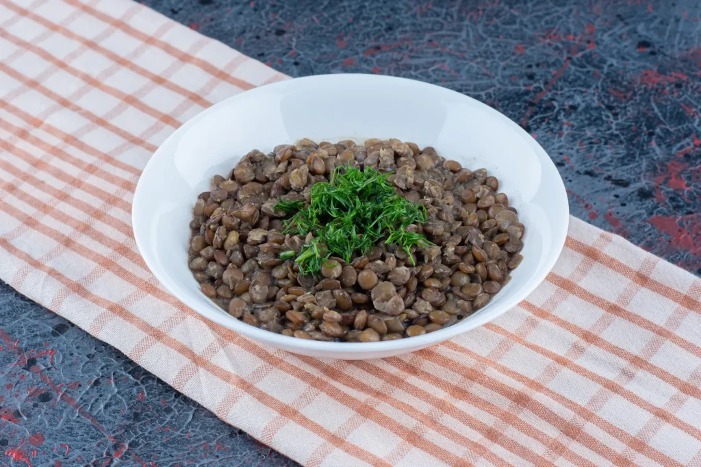 Bol de lentilles cuites