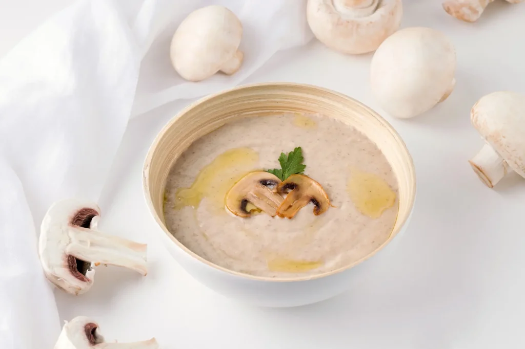 Bol de crème de champignons