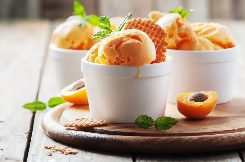 Petis bols de glace aux mirabelles