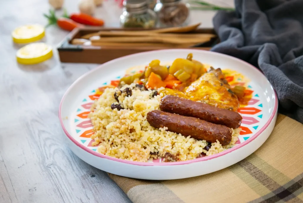 Assiette de couscous au merguez