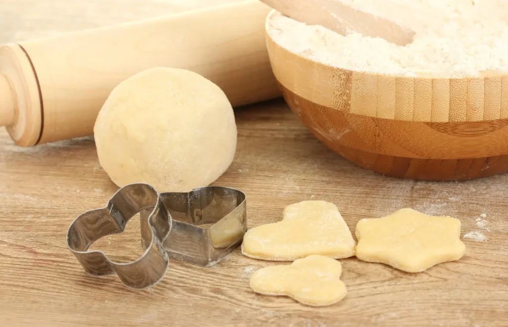 Modelage des biscuits en pâte sablée