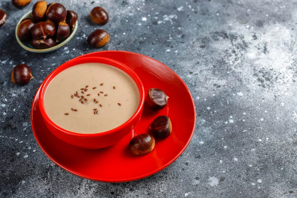 Bol de velouté de châtaignes